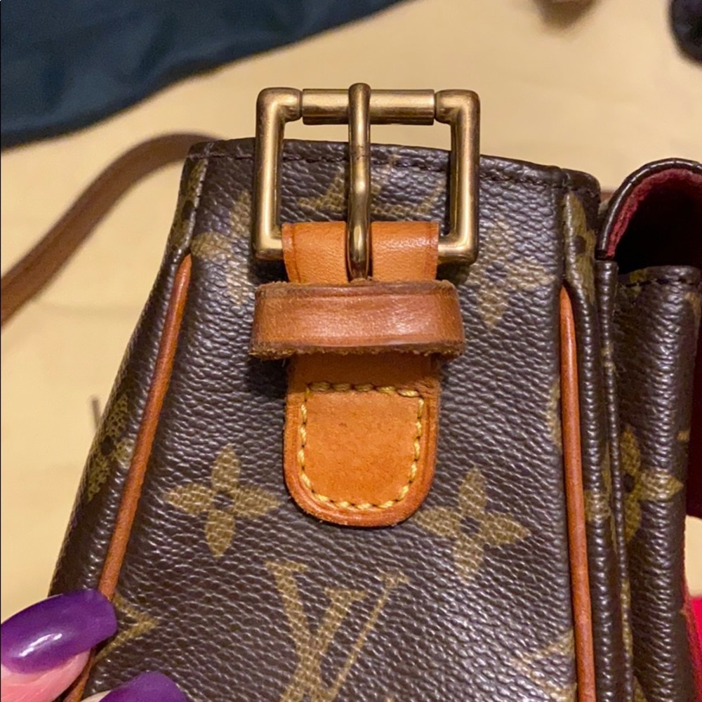 LV additional pics AR0054 May 2004 France - Picture 3 of 8